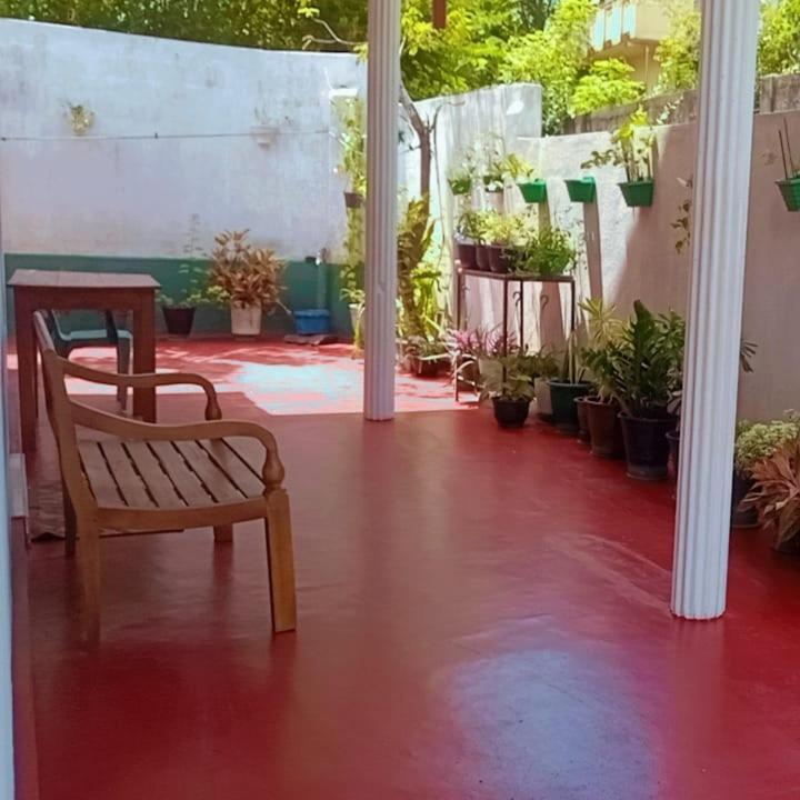 Coco One Holiday Inn Mirissa Exterior foto