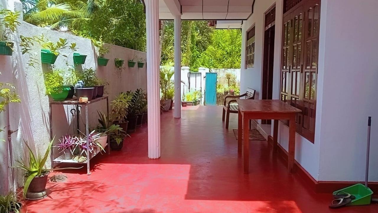 Coco One Holiday Inn Mirissa Quarto foto